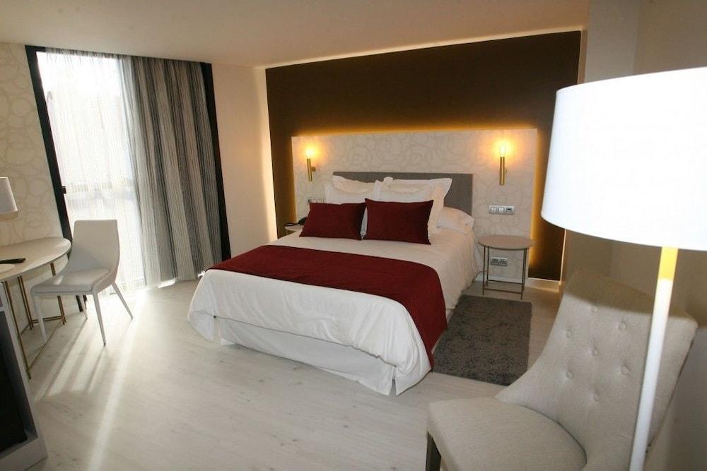 Hotel Cardenal モンフォルテ・デ・レモス エクステリア 写真