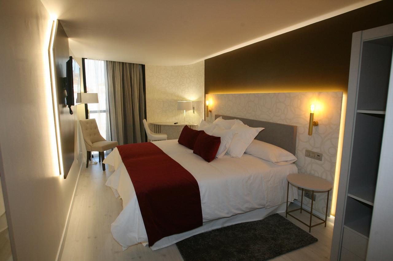 Hotel Cardenal モンフォルテ・デ・レモス エクステリア 写真