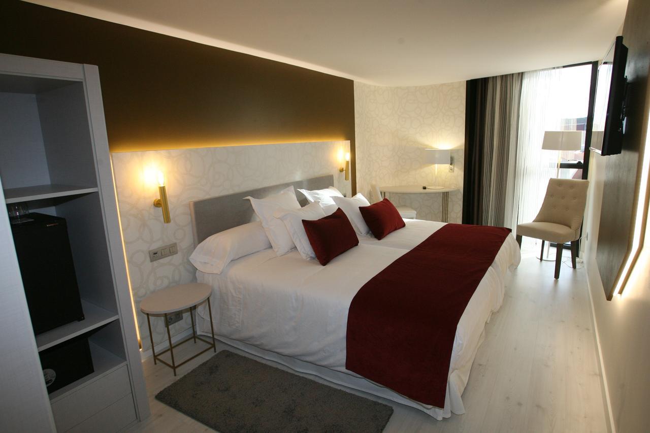 Hotel Cardenal モンフォルテ・デ・レモス エクステリア 写真