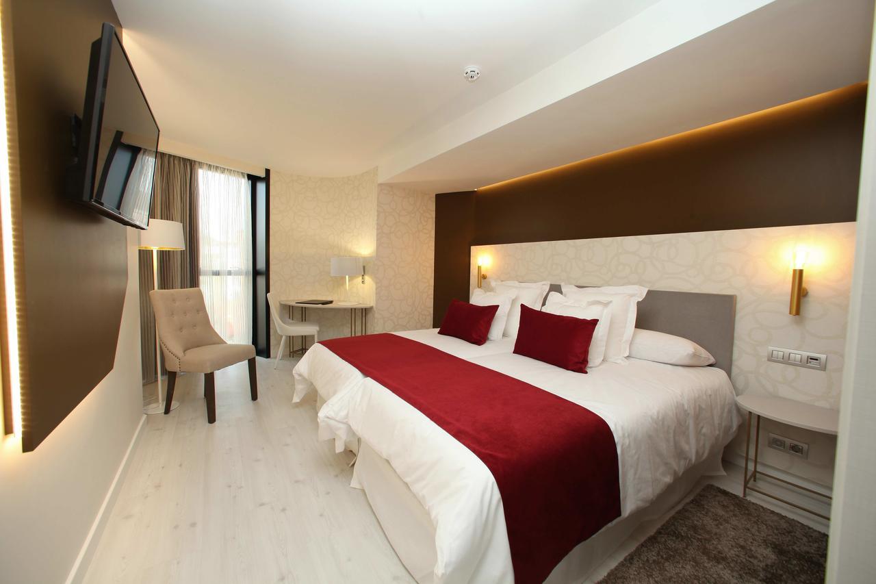 Hotel Cardenal モンフォルテ・デ・レモス エクステリア 写真